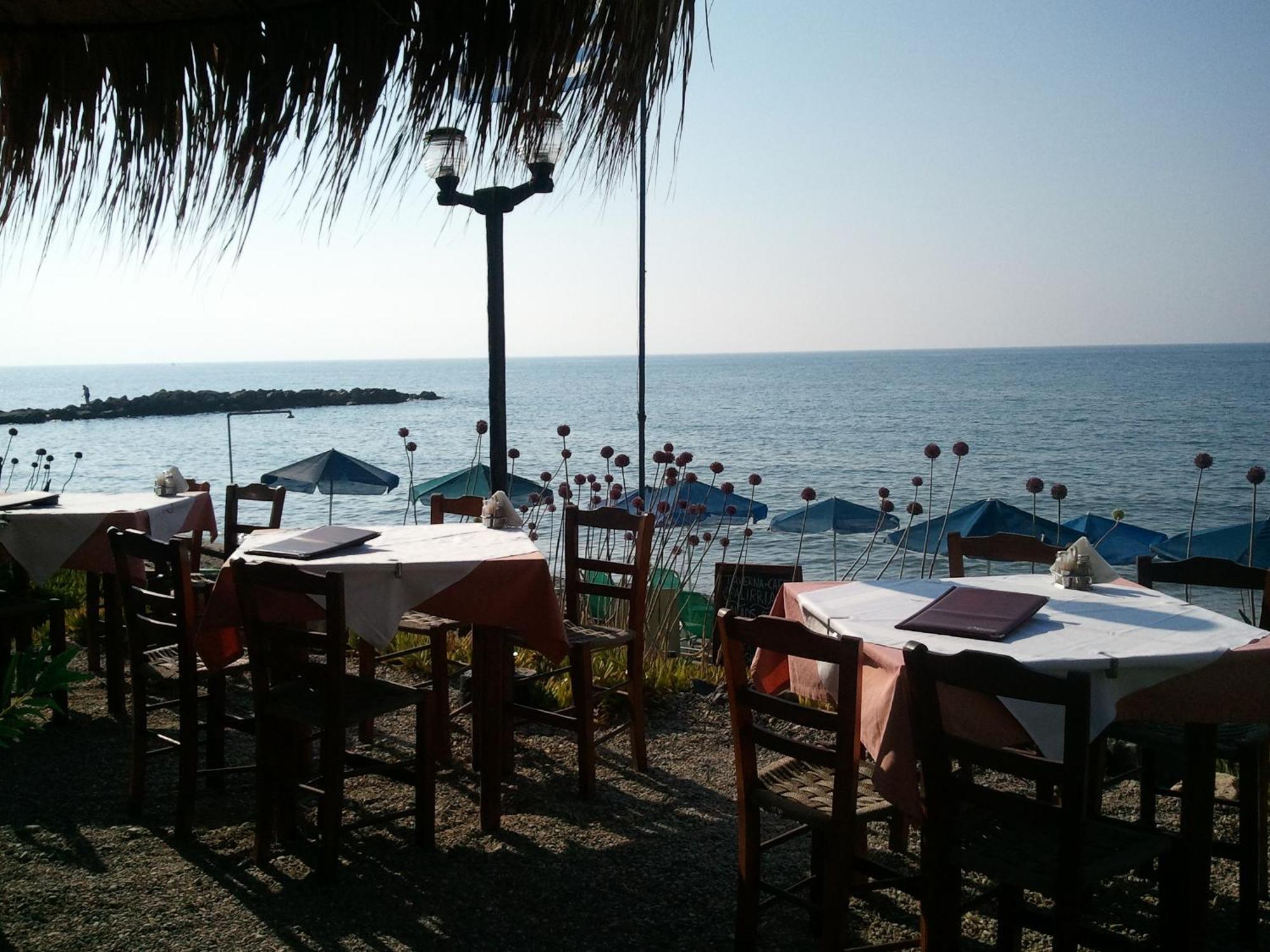 ANGELICA STUDIOS AND | ⋆⋆ | AGIA MARINA NEA KYDONIAS, GREECE | SEASON DEALS  FROM €73